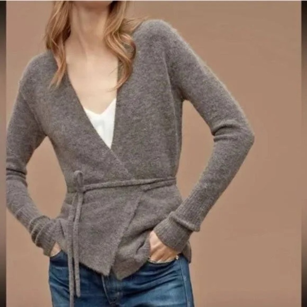 Aritzia Gigi sweater